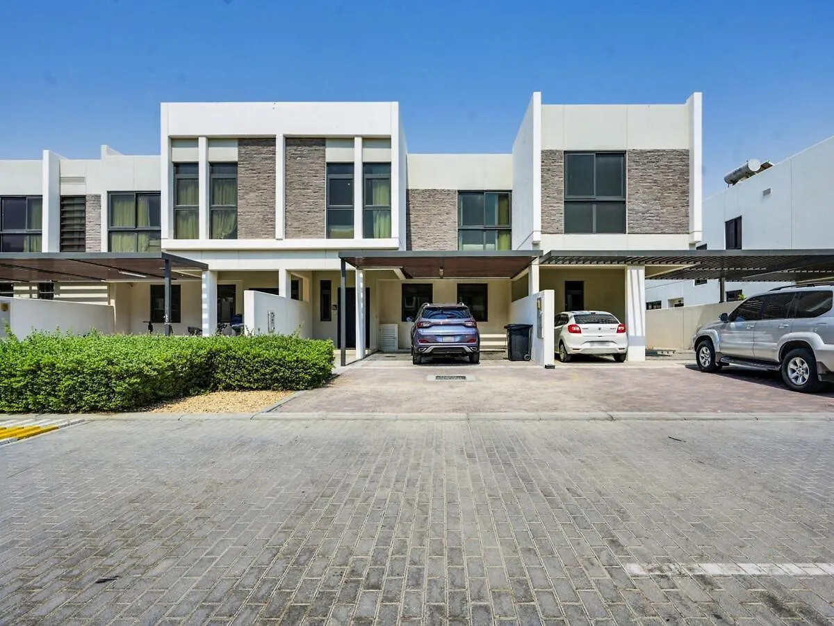 4Br Luxurious Villa Damac Hills 2 Dubai